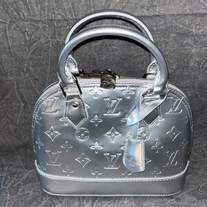 Louis Vuitton Alma bb silver